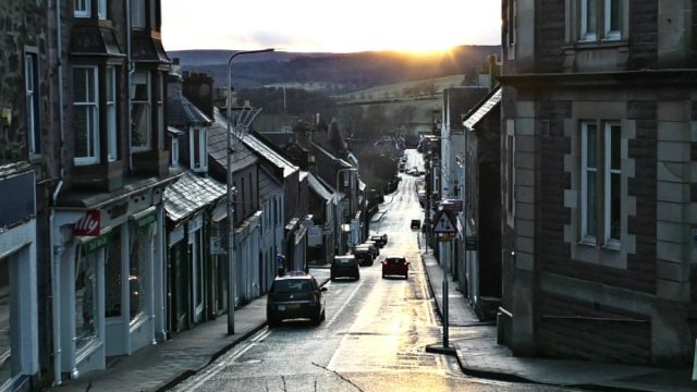 Sun setting at the foot of King Street, Crieff, scotland, on the Winterr soldtice.